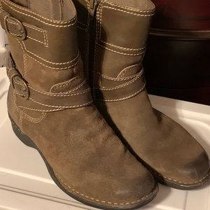 Clarks Distressed Army Green/Brownish Leather Side-Zip Boots Sz 7
